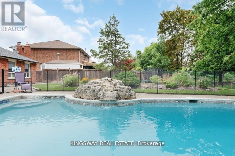 265 WYCLIFFE AVENUE, Vaughan (Islington Woods), Ontario, L4L3N7