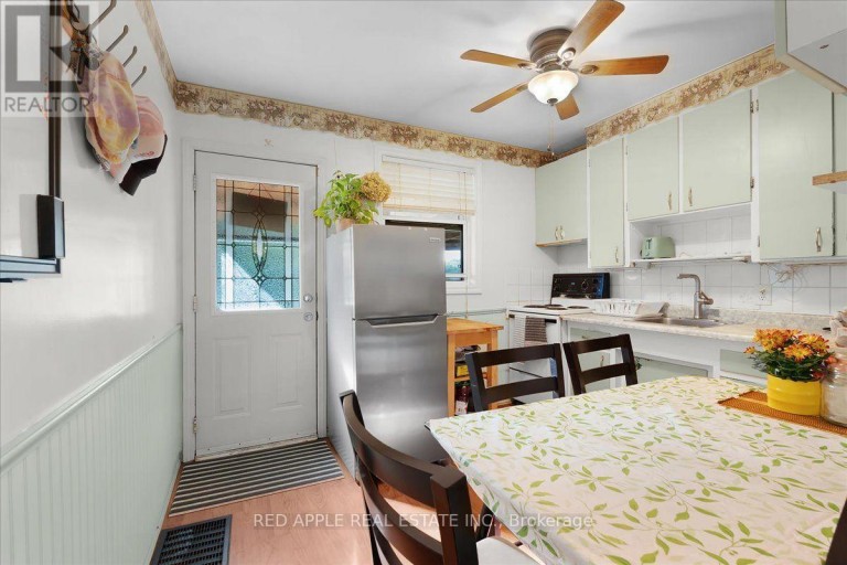 10 ARMSTRONG AVENUE, Hamilton (McQuesten), Ontario, L8H1M5