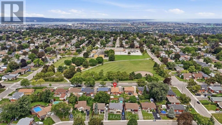 894 BRUCEDALE AVENUE E, Hamilton (Sunninghill), Ontario, L8B1S9