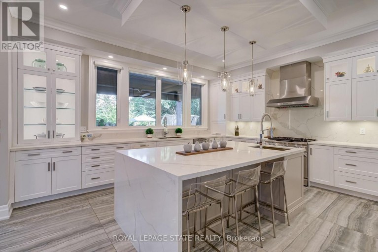 100 SENECA DRIVE, Hamilton (Ancaster), Ontario, L9G3B8