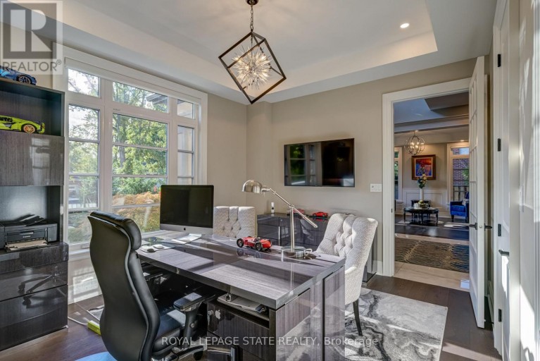 100 SENECA DRIVE, Hamilton (Ancaster), Ontario, L9G3B8