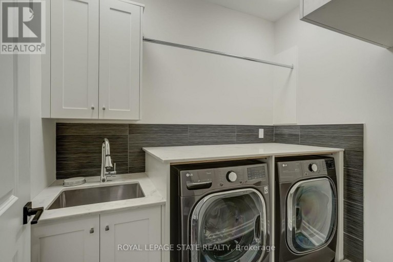 100 SENECA DRIVE, Hamilton (Ancaster), Ontario, L9G3B8
