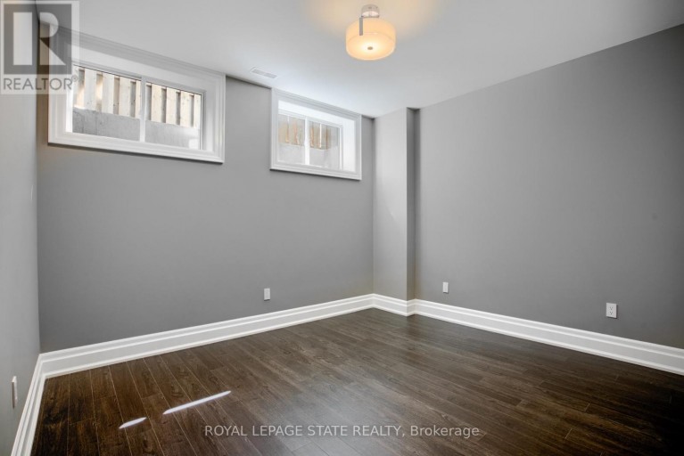 100 SENECA DRIVE, Hamilton (Ancaster), Ontario, L9G3B8