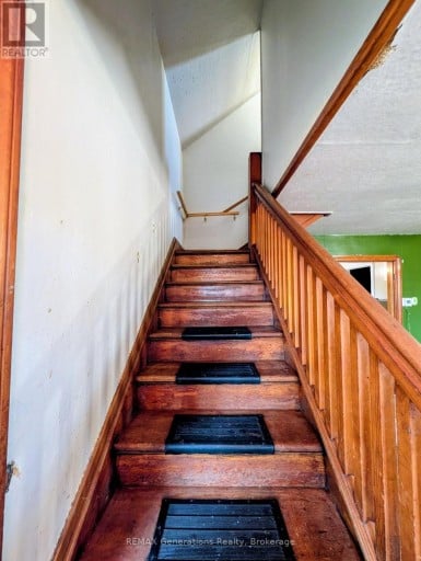 607 MCINTOSH STREET, Thunder Bay (East End), Ontario, P7C3A3