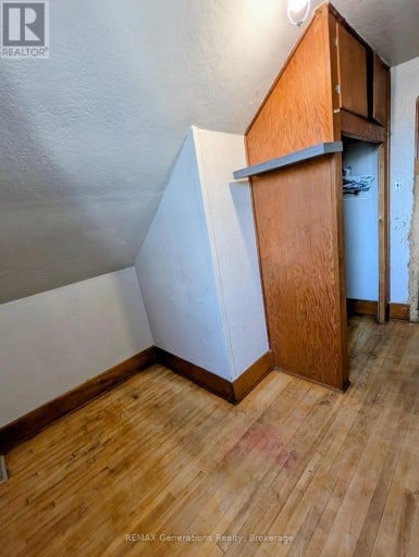 607 MCINTOSH STREET, Thunder Bay (East End), Ontario, P7C3A3