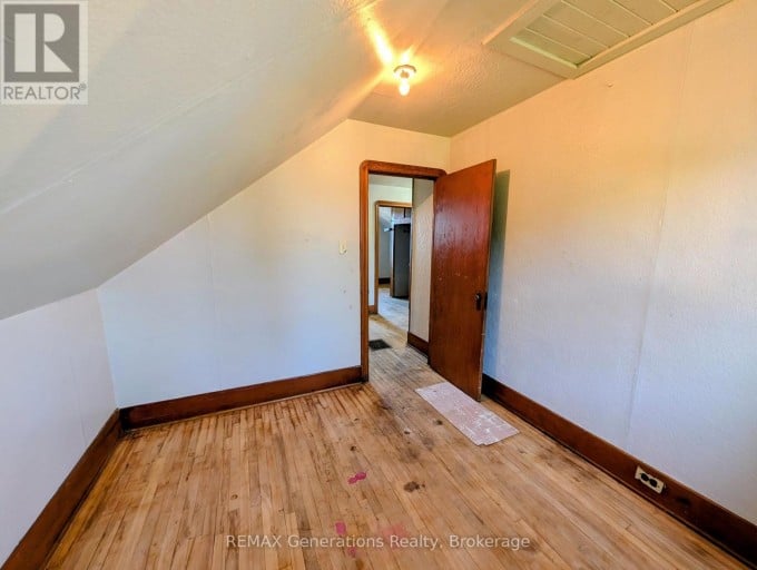 607 MCINTOSH STREET, Thunder Bay (East End), Ontario, P7C3A3