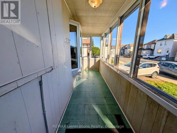 607 MCINTOSH STREET, Thunder Bay (East End), Ontario, P7C3A3