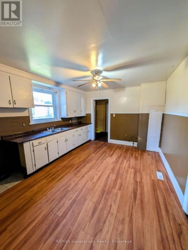 607 MCINTOSH STREET, Thunder Bay (East End), Ontario, P7C3A3