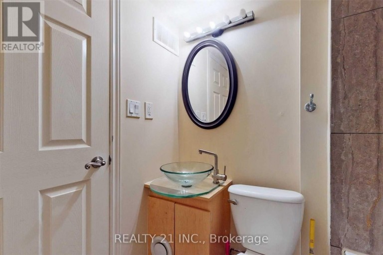270 LINSMORE CRESCENT, Toronto (Danforth Village-East York), Ontario, M4J4L7