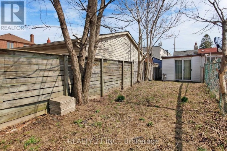 270 LINSMORE CRESCENT, Toronto (Danforth Village-East York), Ontario, M4J4L7