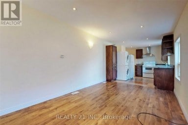 270 LINSMORE CRESCENT Toronto (Danforth Village-East York) Ontario photo 5