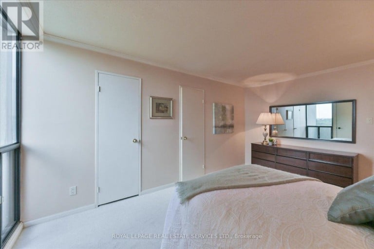 E1 - 284 MILL ROAD, Toronto (Markland Wood), Ontario, M9C4W6
