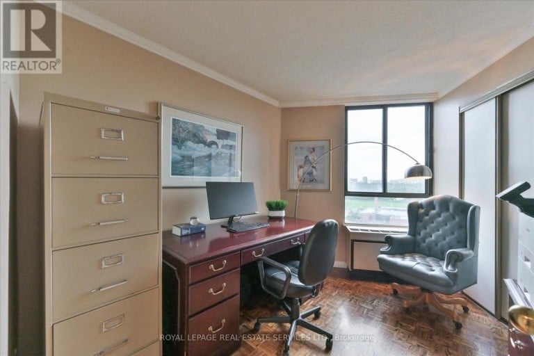 E1 - 284 MILL ROAD, Toronto (Markland Wood), Ontario, M9C4W6