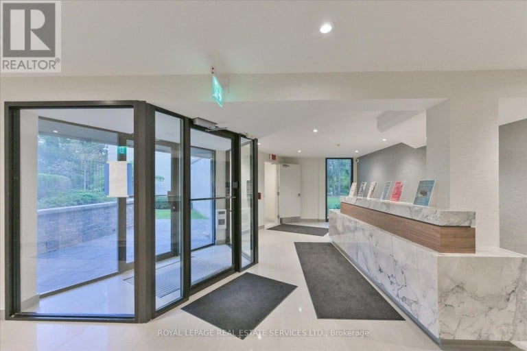 E1 - 284 MILL ROAD, Toronto (Markland Wood), Ontario, M9C4W6