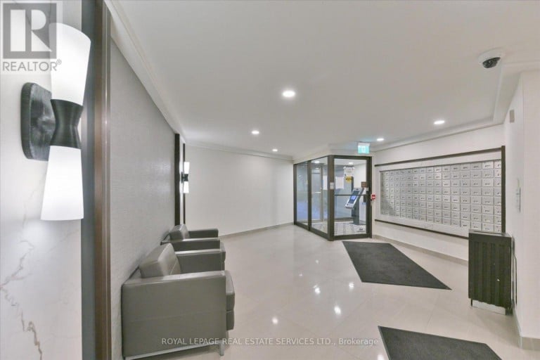 E1 - 284 MILL ROAD, Toronto (Markland Wood), Ontario, M9C4W6