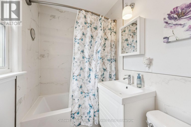 49 EDNA STREET, Kitchener, Ontario, N2H2E2