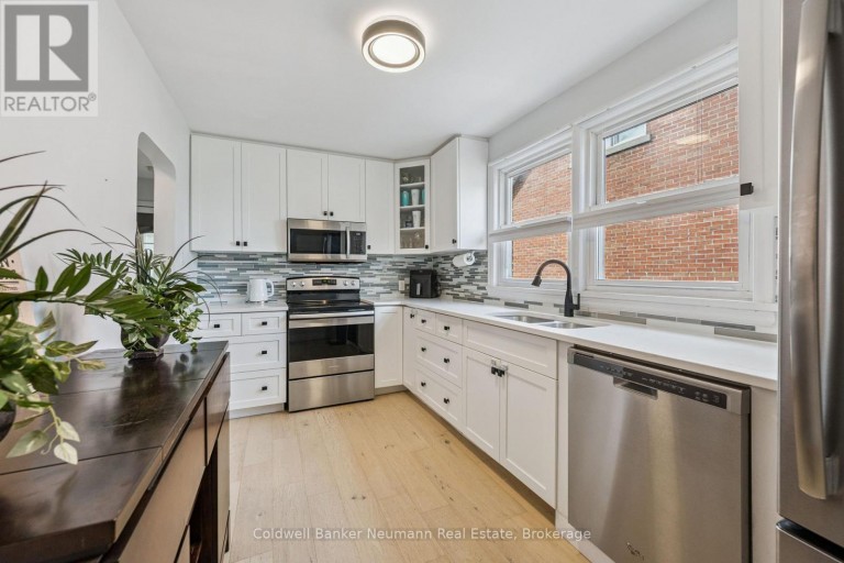 49 EDNA STREET, Kitchener, Ontario, N2H2E2
