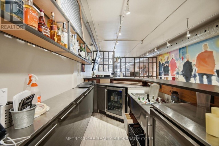 587-589 COLLEGE STREET, Toronto (Trinity-Bellwoods), Ontario, M6G1B2