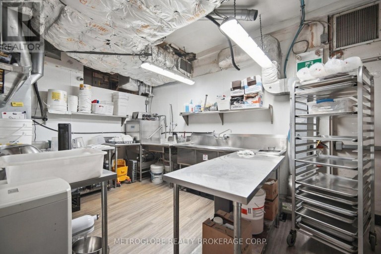587-589 COLLEGE STREET, Toronto (Trinity-Bellwoods), Ontario, M6G1B2