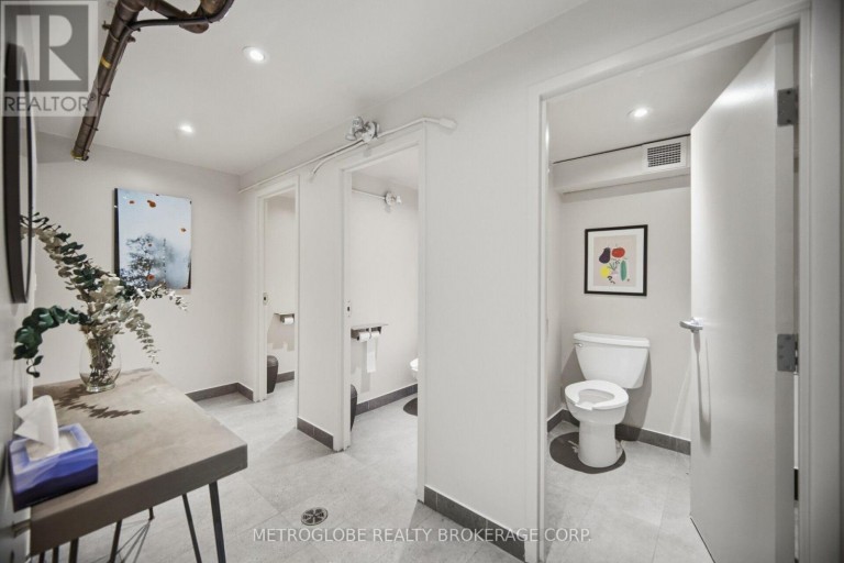 587-589 COLLEGE STREET, Toronto (Trinity-Bellwoods), Ontario, M6G1B2