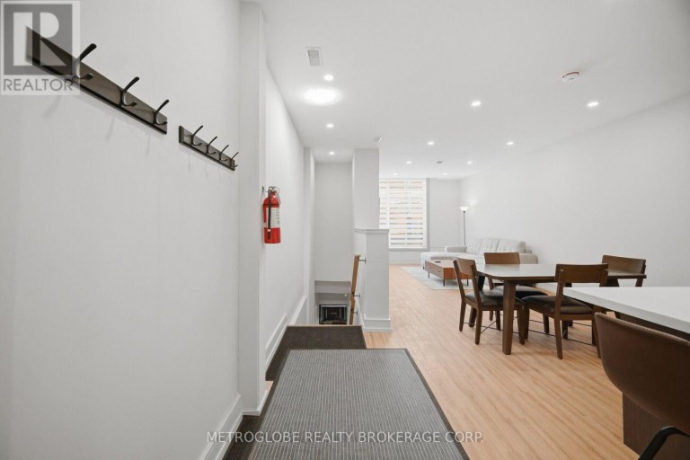 587-589 COLLEGE STREET, Toronto (Trinity-Bellwoods), Ontario, M6G1B2