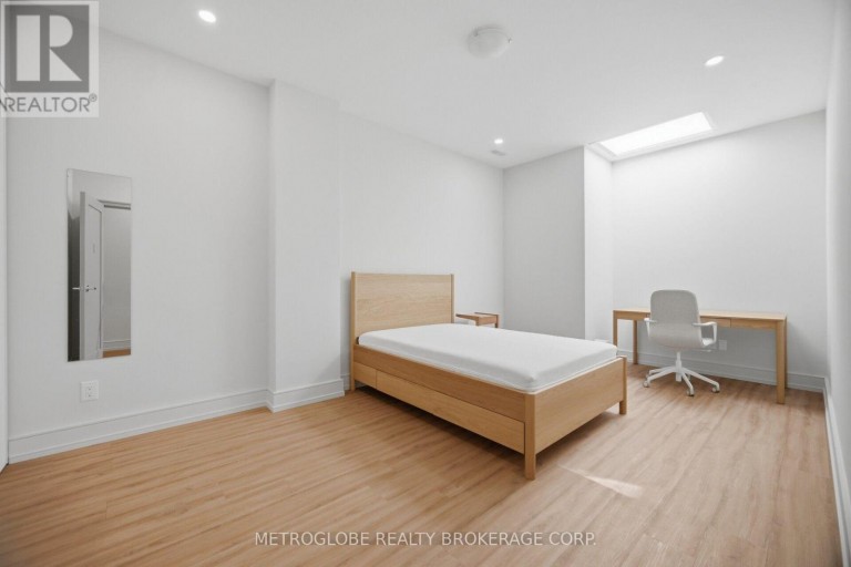 587-589 COLLEGE STREET, Toronto (Trinity-Bellwoods), Ontario, M6G1B2