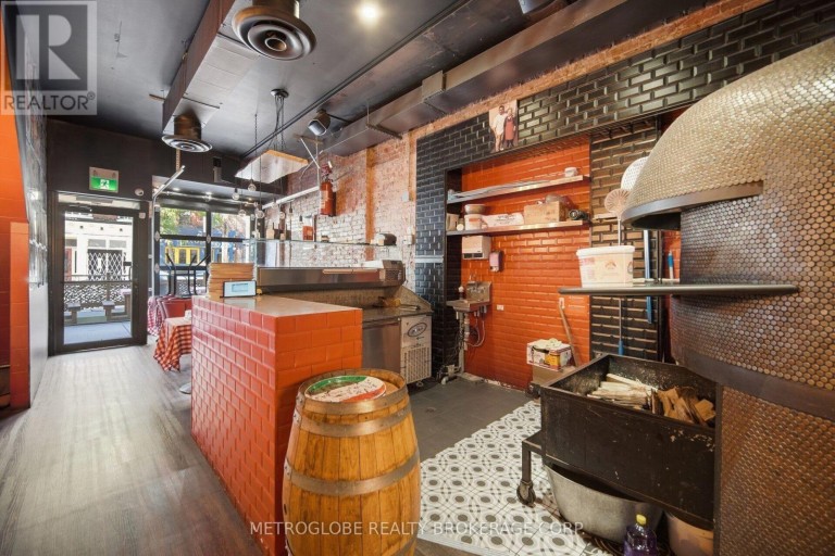 587-589 COLLEGE STREET, Toronto (Trinity-Bellwoods), Ontario, M6G1B2