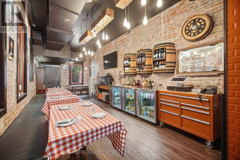587-589 COLLEGE STREET, Toronto (Trinity-Bellwoods), Ontario, M6G1B2