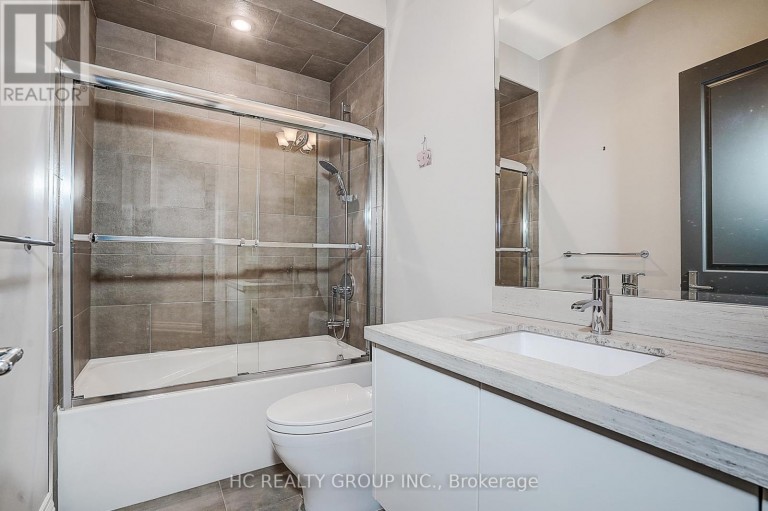 119 STRATHALLAN BOULEVARD, Toronto (Lawrence Park South), Ontario, M5N1S9