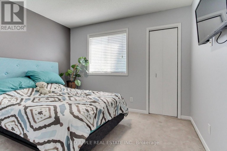 2277 SCYTHES STREET, Innisfil (Stroud), Ontario, L9S1G7