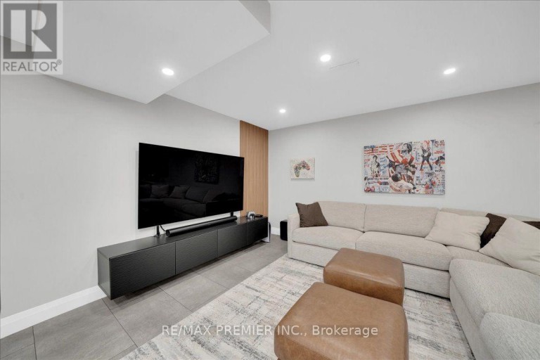 23 BERRYDOWN DRIVE, Caledon (Bolton East), Ontario, L7E1P9
