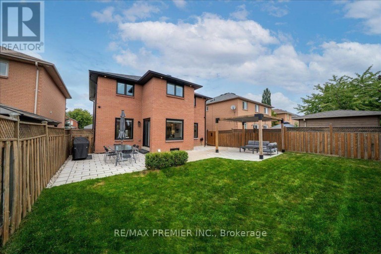 23 BERRYDOWN DRIVE, Caledon (Bolton East), Ontario, L7E1P9