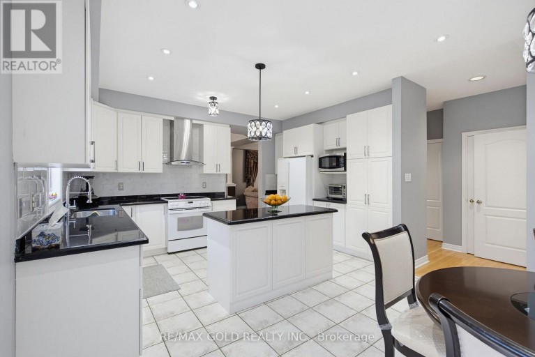 29 BLAKETON COURT, Brampton (Vales of Castlemore), Ontario, L6P1K7