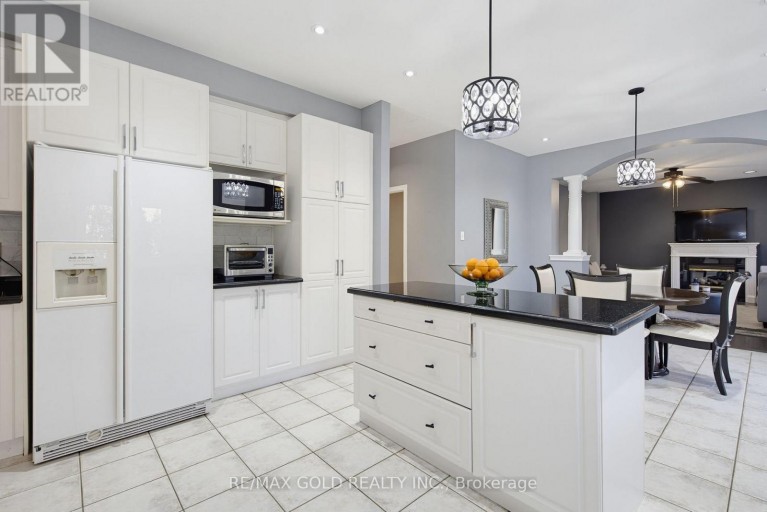 29 BLAKETON COURT, Brampton (Vales of Castlemore), Ontario, L6P1K7