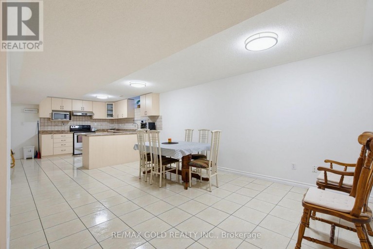 29 BLAKETON COURT, Brampton (Vales of Castlemore), Ontario, L6P1K7