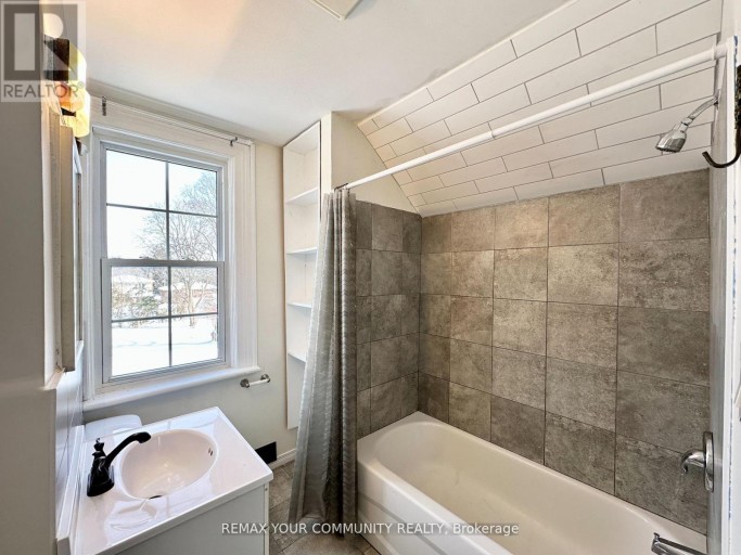 74 ADELAIDE STREET S, Kawartha Lakes (Lindsay), Ontario, K9V3K1