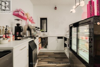 800 DANFORTH AVENUE Toronto (Danforth) Ontario photo 10