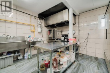 800 DANFORTH AVENUE Toronto (Danforth) Ontario photo 12