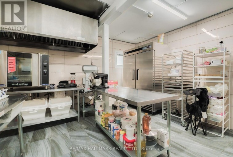 800 DANFORTH AVENUE, Toronto (Danforth), Ontario, M4J1L6