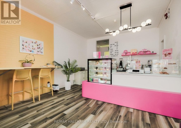 800 DANFORTH AVENUE, Toronto (Danforth), Ontario, M4J1L6