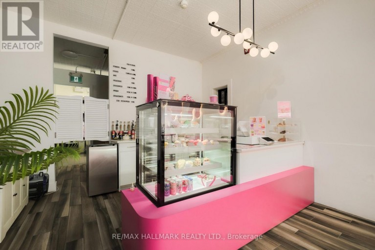 800 DANFORTH AVENUE, Toronto (Danforth), Ontario, M4J1L6