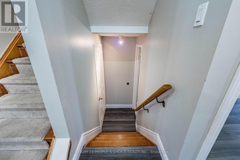 125 RAINFOREST DRIVE, Brampton (Sandringham-Wellington), Ontario, L6R1A3