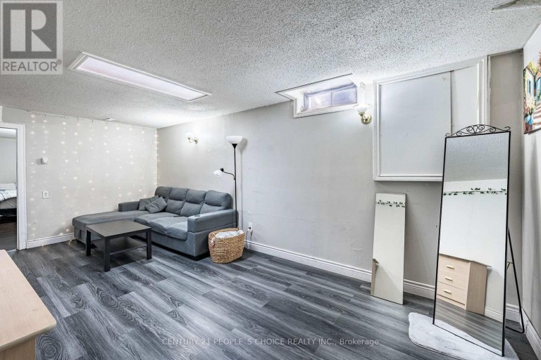 125 RAINFOREST DRIVE, Brampton (Sandringham-Wellington), Ontario, L6R1A3