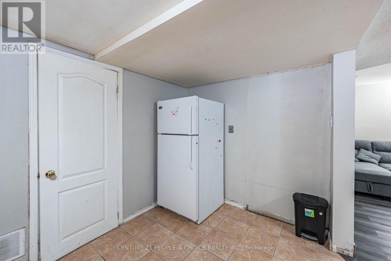 125 RAINFOREST DRIVE, Brampton (Sandringham-Wellington), Ontario, L6R1A3