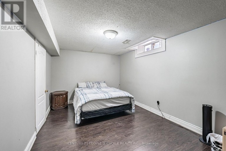 125 RAINFOREST DRIVE, Brampton (Sandringham-Wellington), Ontario, L6R1A3