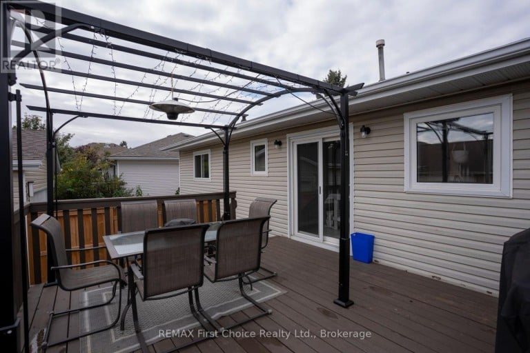 177 FLAMINGO DRIVE, Thunder Bay (River Terrace), Ontario, P7B6K3