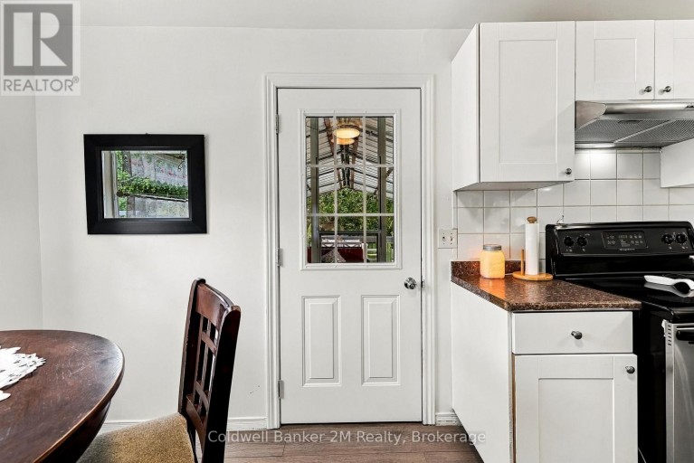 31 JOHNSTON STREET, Georgina (Pefferlaw), Ontario, L0E1N0