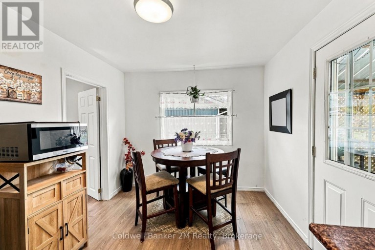 31 JOHNSTON STREET, Georgina (Pefferlaw), Ontario, L0E1N0