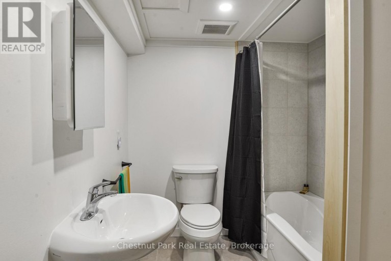 5 HUNTER PLACE, Bracebridge (Macaulay), Ontario, P1L0C9