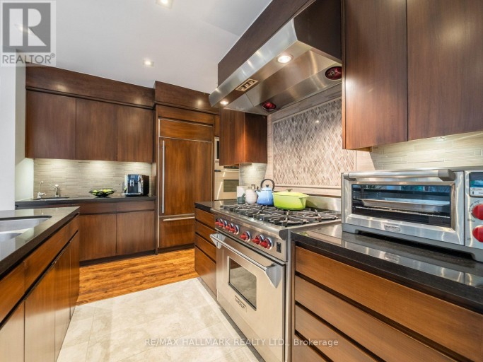 81 MACPHERSON AVENUE, Toronto (Annex), Ontario, M5R1W7